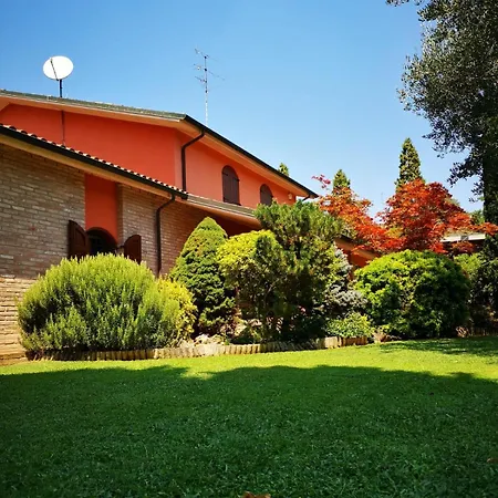 Argiolas לינה וארוחת בוקר