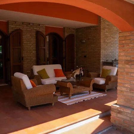 Argiolas לינה וארוחת בוקר מודנה